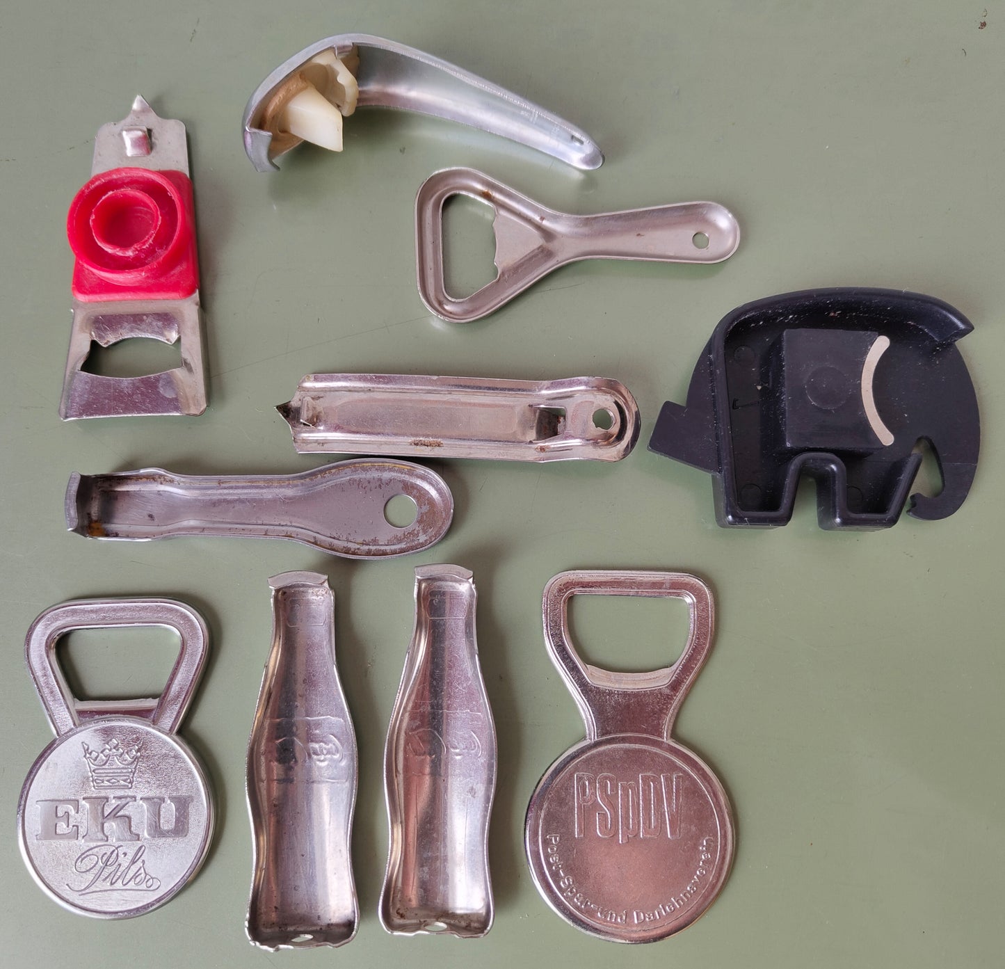 Konvolut Vintage Flaschenöffner aus Metall mit Werbeaufdruck