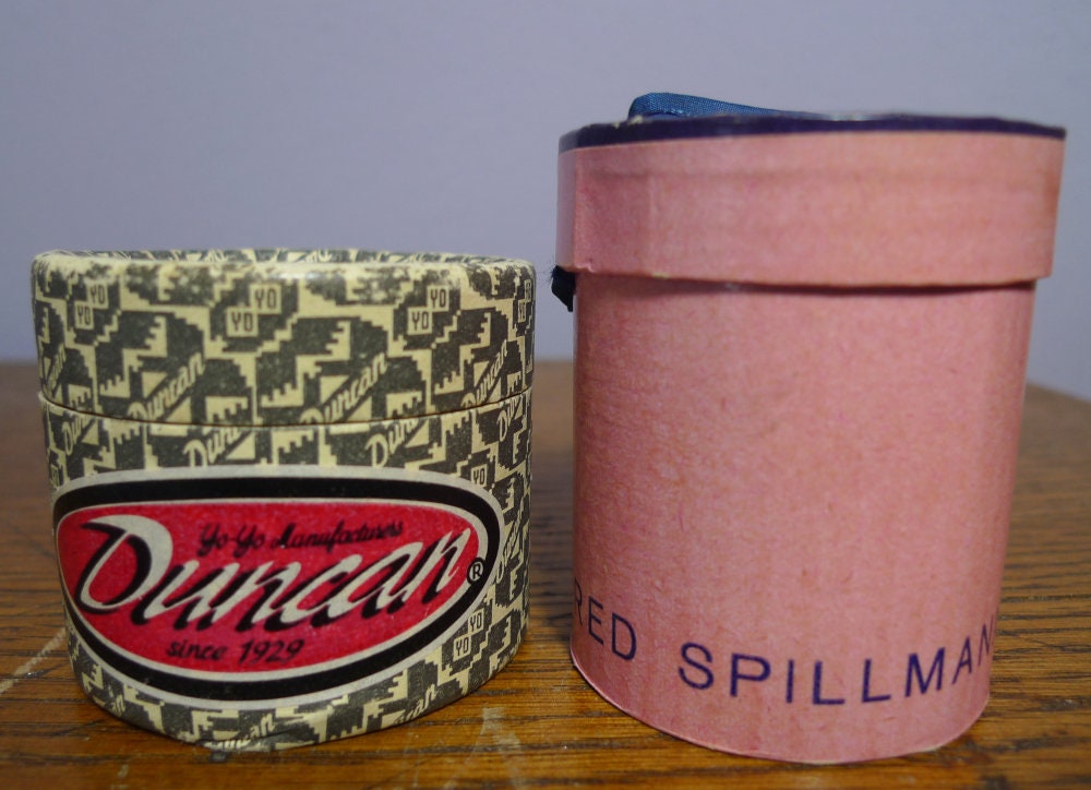 2 Runddosen Aus Pappe VINTAGE