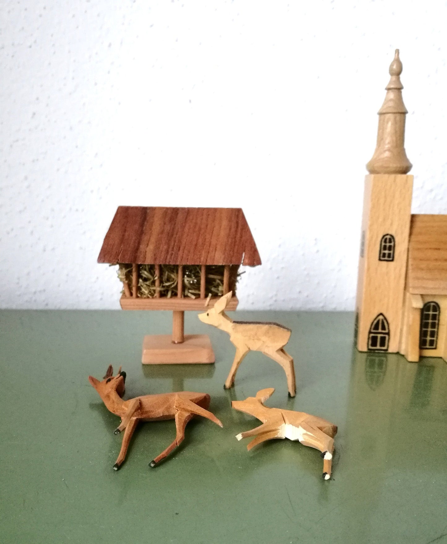 18 tlg Konvolut Erzgebirge Kurrende Chor, Kirche, Häuser, Bäume, Rehe VINTAGE