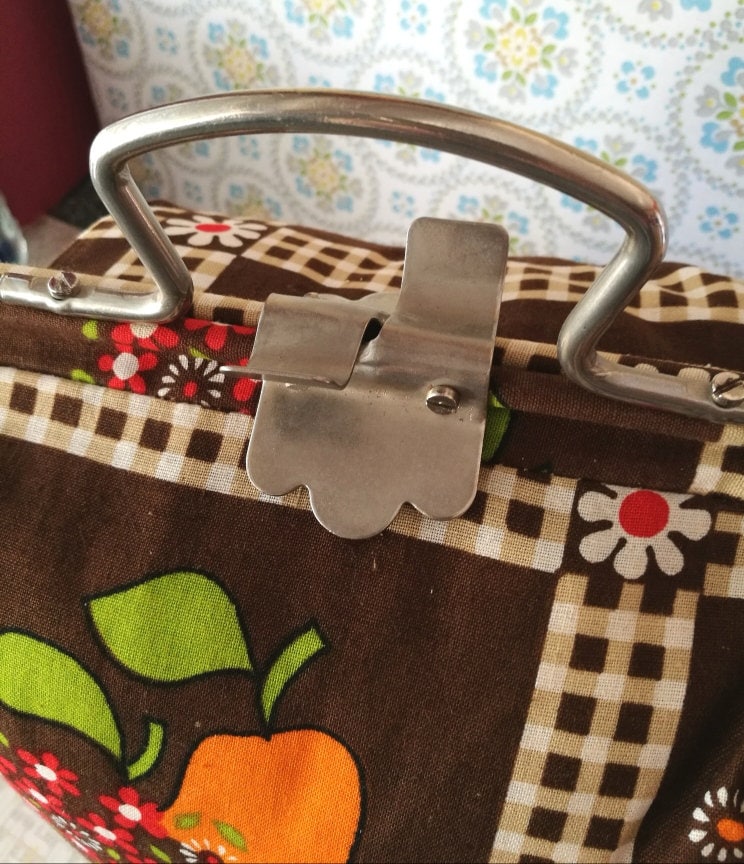 Kannenwärmer In Typischen 70er Farben VINTAGE