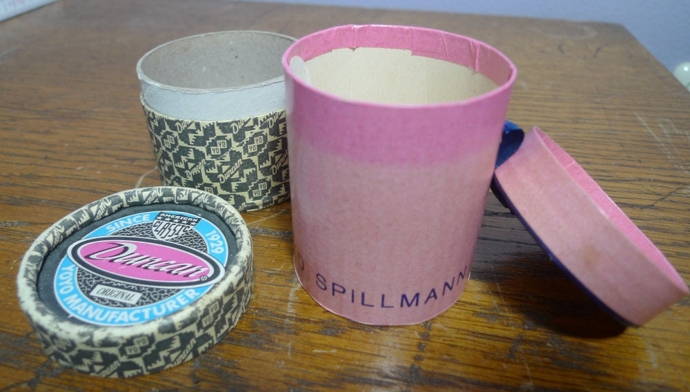 2 Runddosen Aus Pappe VINTAGE