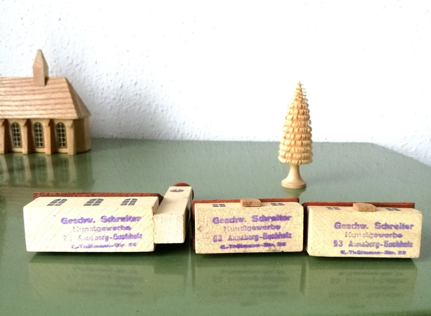 18 tlg Konvolut Erzgebirge Kurrende Chor, Kirche, Häuser, Bäume, Rehe VINTAGE