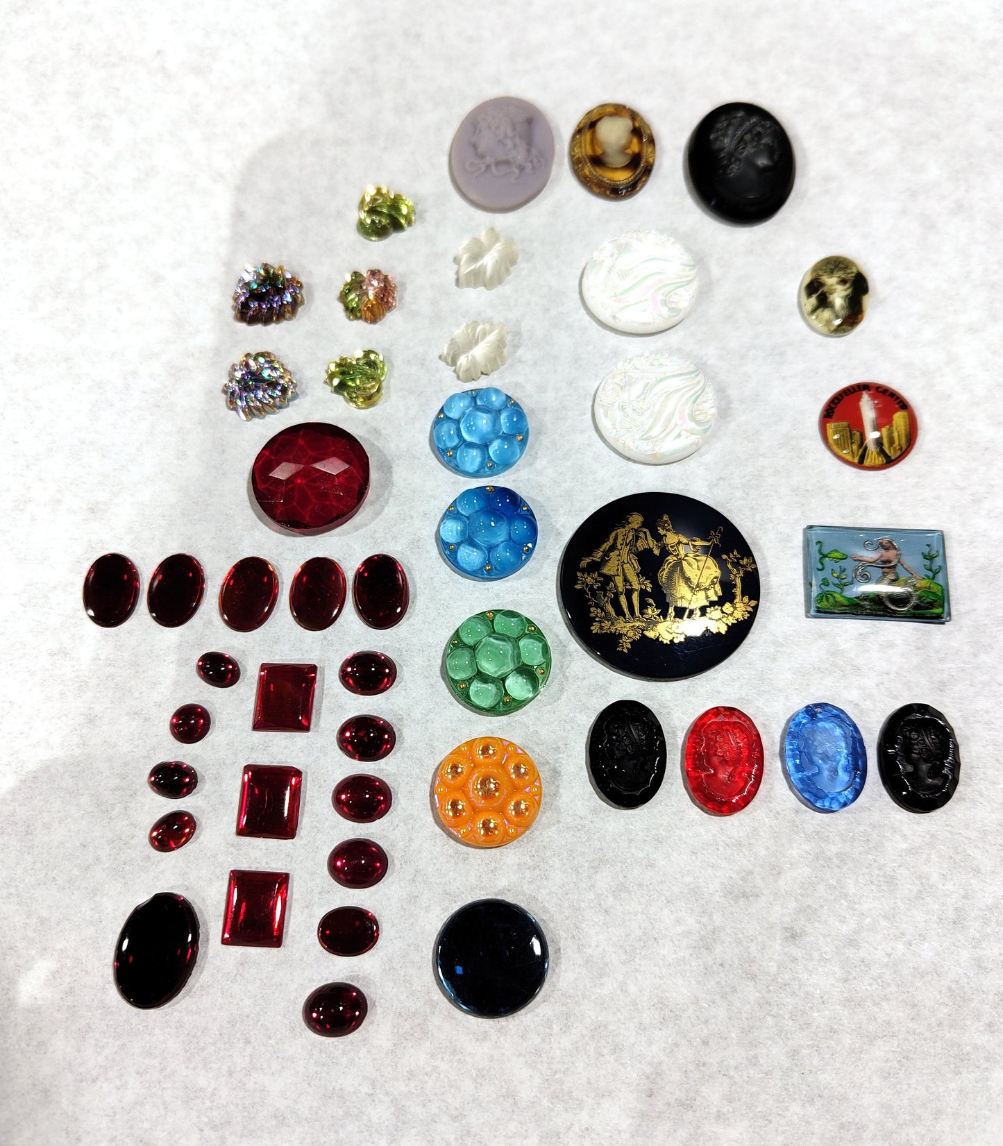Cabochons aus Glas Pudel Rockefeller Nixe und diverse Formen 45 Stück VINTAGE