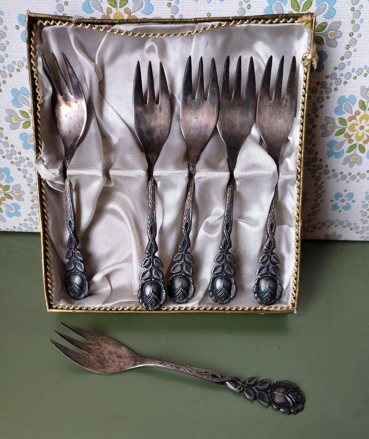 6 versilberte Kuchengabeln im Original Karton VINTAGE