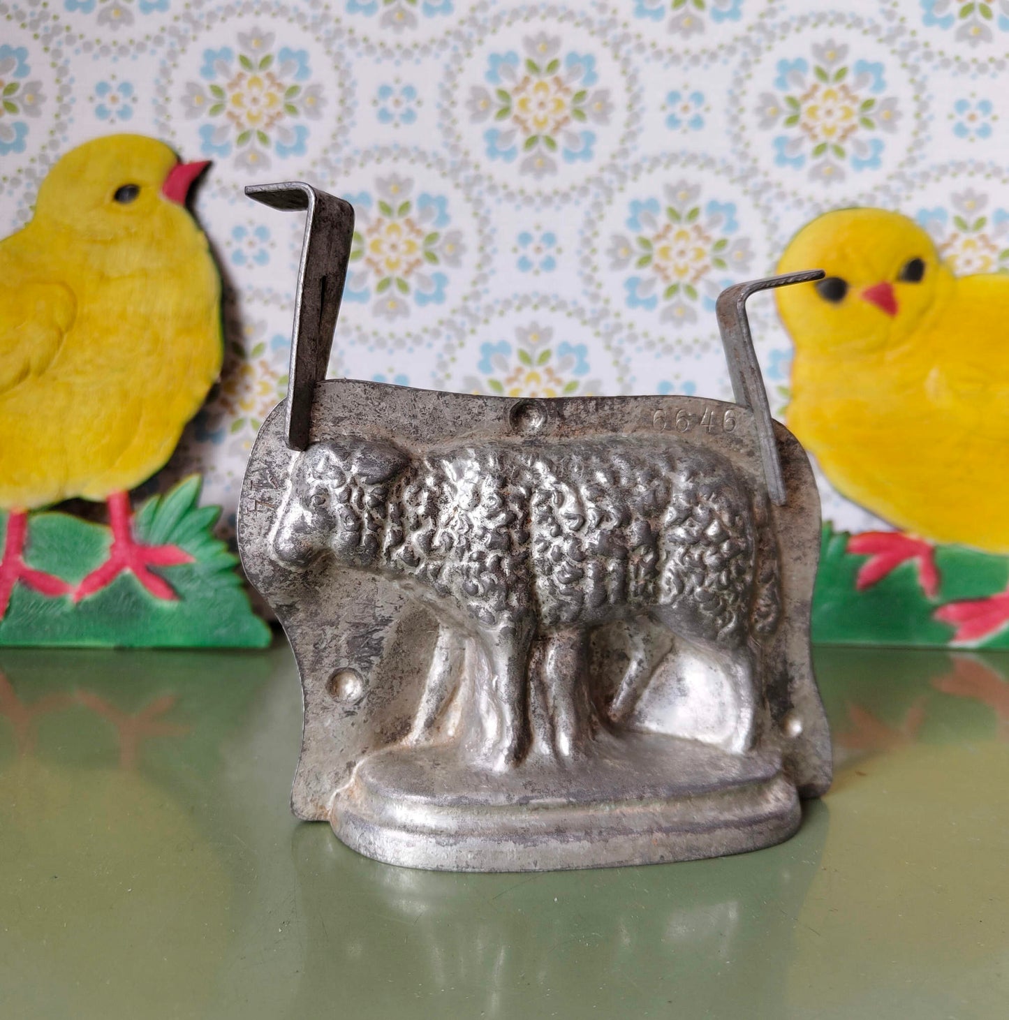 Antike Schokoladenform Lamm mit Nummer VINTAGE