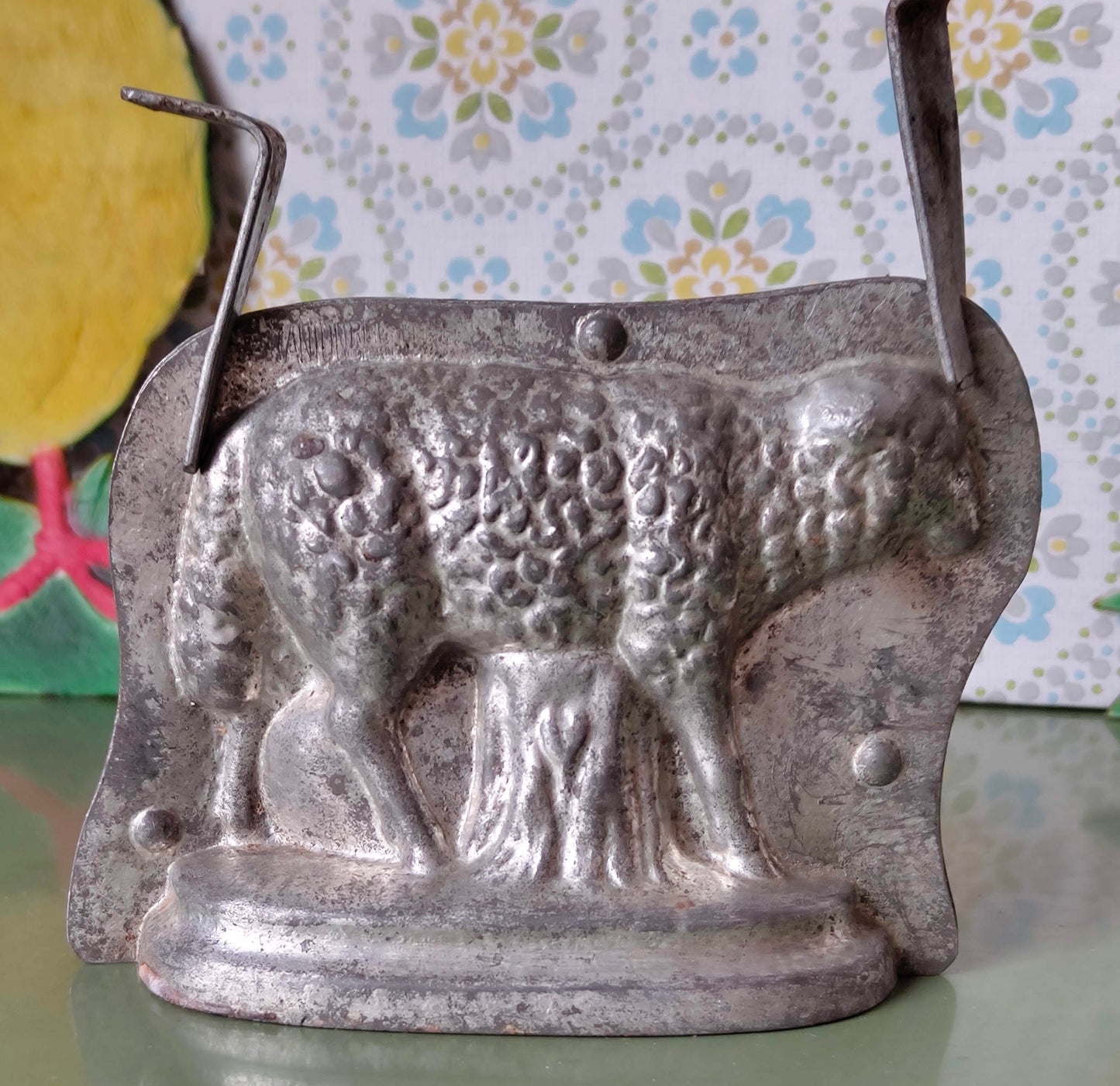 Antike Schokoladenform Lamm mit Nummer VINTAGE