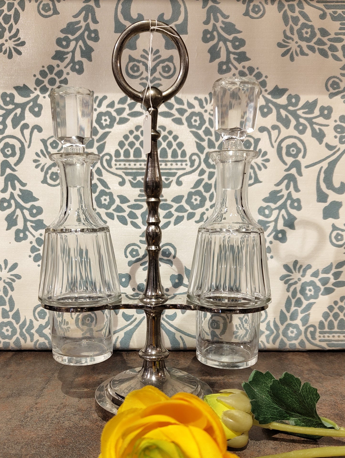 Essig & Öl Behälter aus Glas in versilbertem Metallgestell – VINTAGE