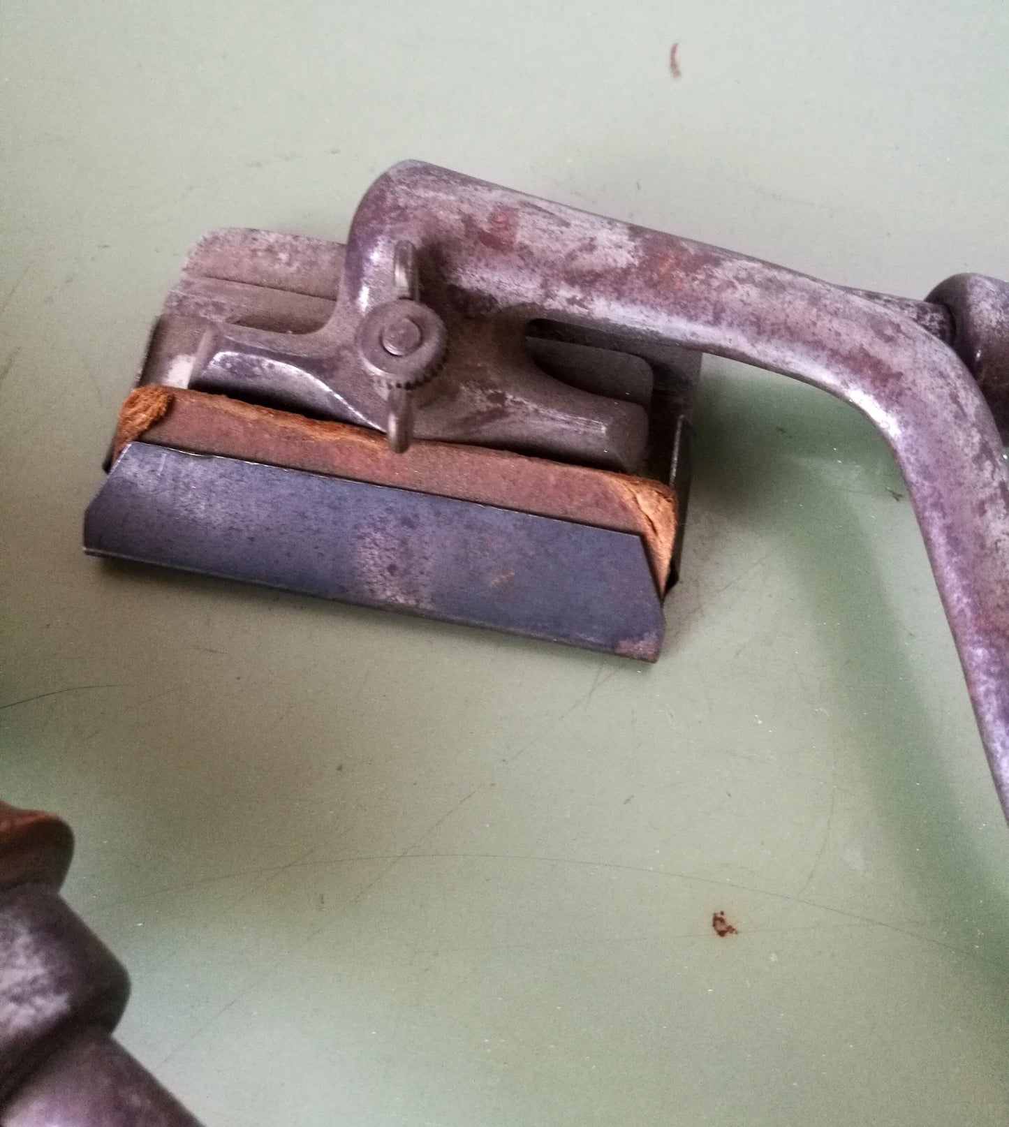 2 Pferde Haarscheren Fellscheren mit Holzgriff und Patina VINTAGE