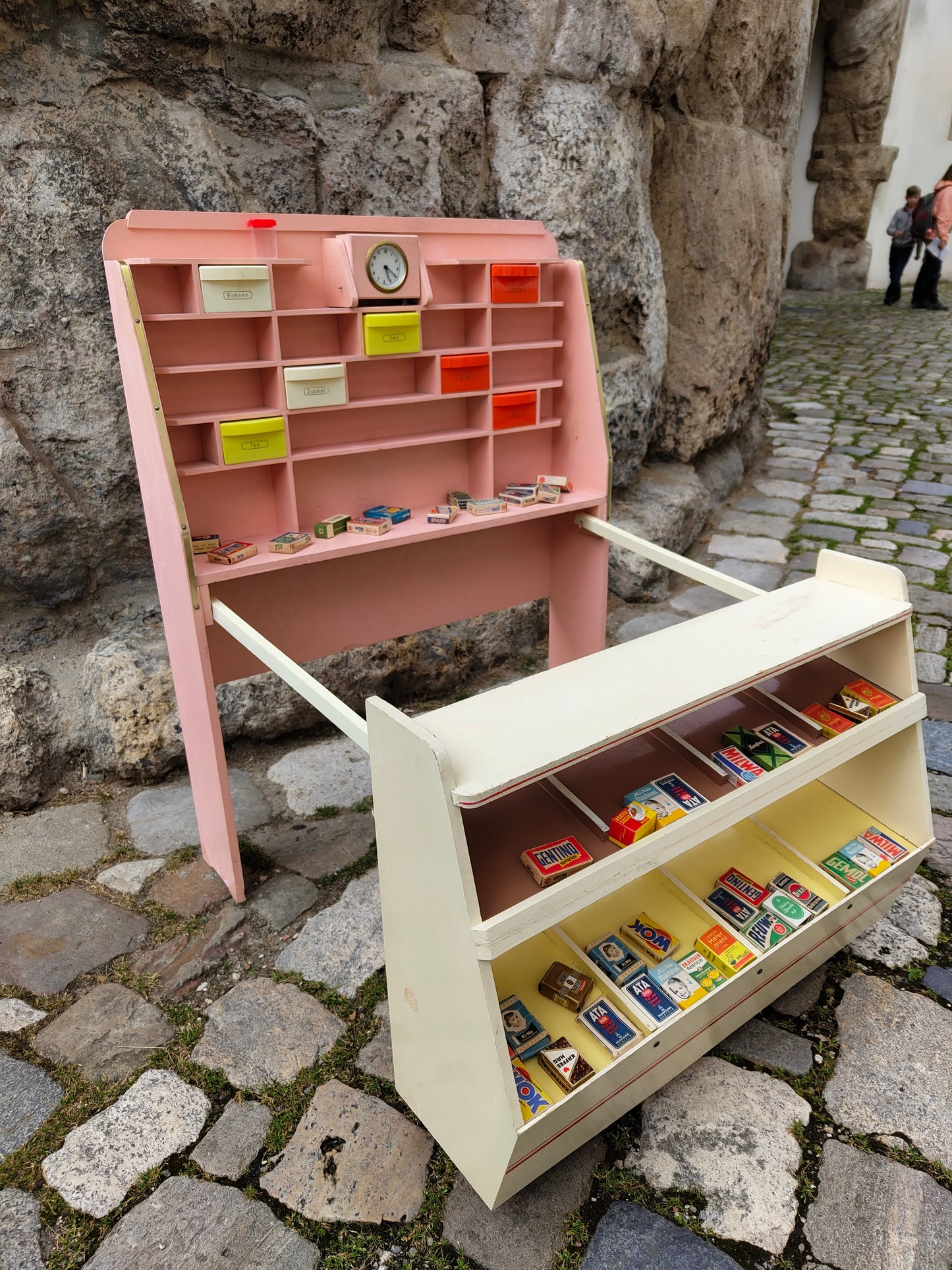 Kaufladen für Kinder mit Tresen und Zubehör zum selbst Verschönern