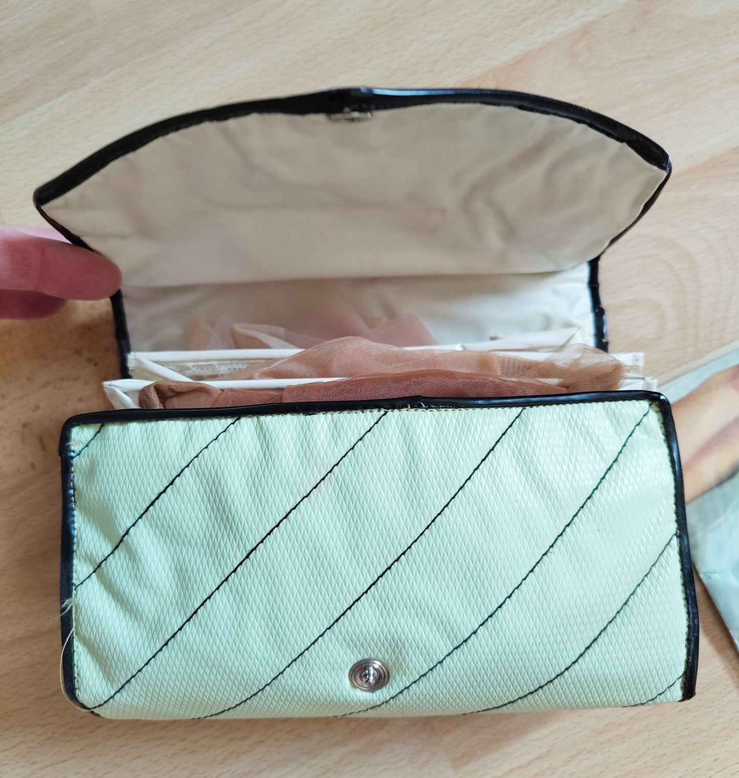 Set Nylon Strümpfe mit Aufbewahrungstasche Strumpftasche Vintage 1960er Jahre