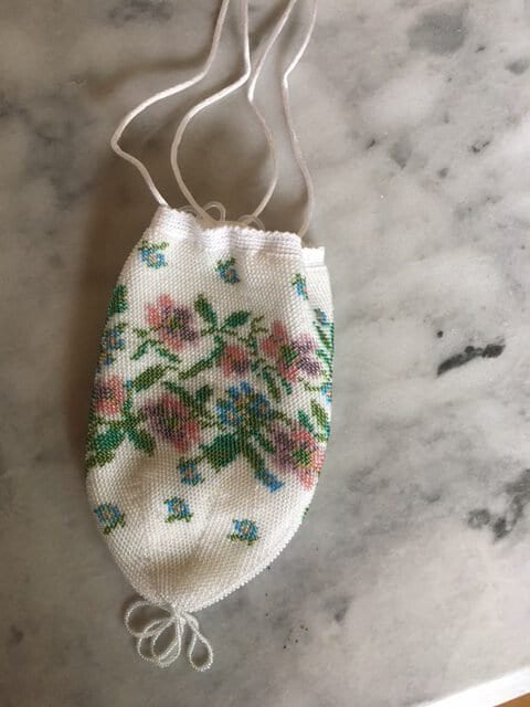 DIY Perlbeutel stricken "Konni" Kit/Set mit allem Zubehör, um selbst Beutel aus Glasperlen zu stricken. Altes Handwerk