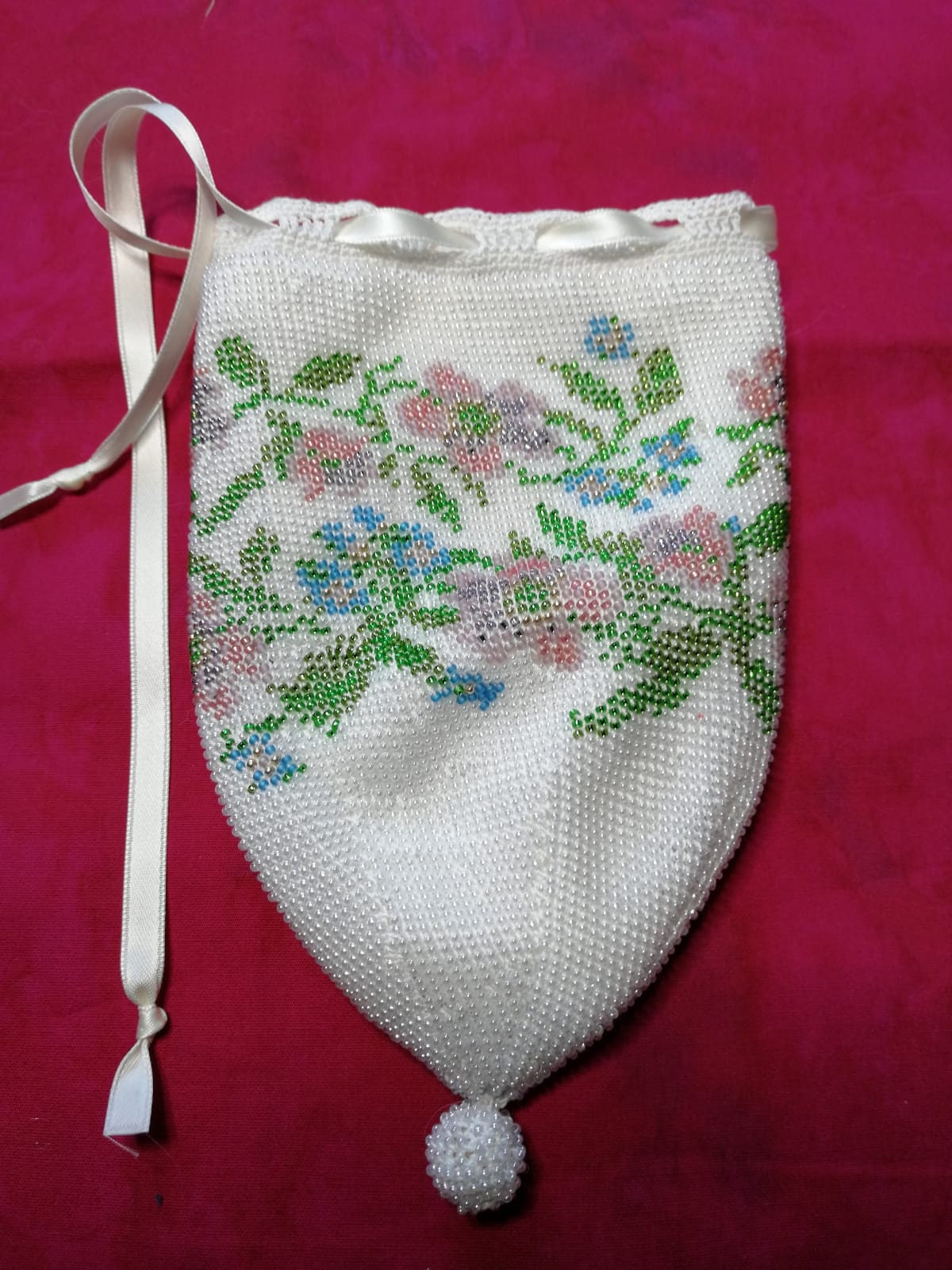 DIY Perlbeutel-Kit „Konni“ mit Garn und WINZIG KLEINEN Glasperlen zum selber stricken