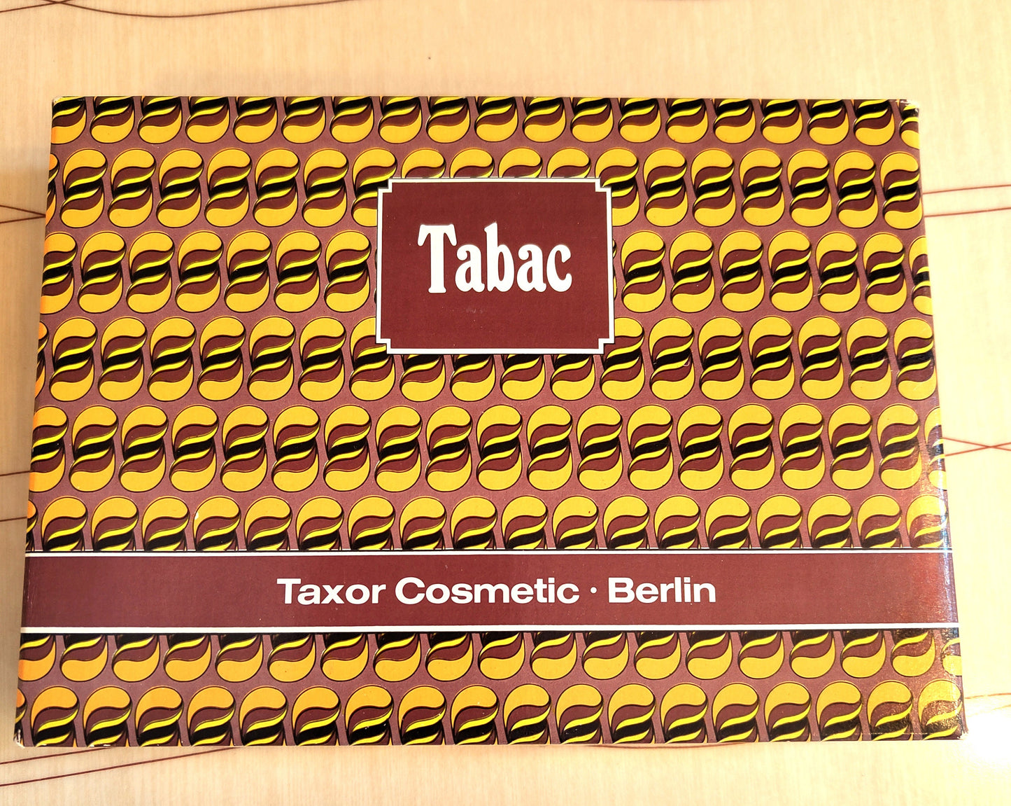 Taxor Cosmetic Berlin Duft und Seife "Tabac" in der braun orange gemusterten Geschenkverpackung, OVP 1970er VINTAGE