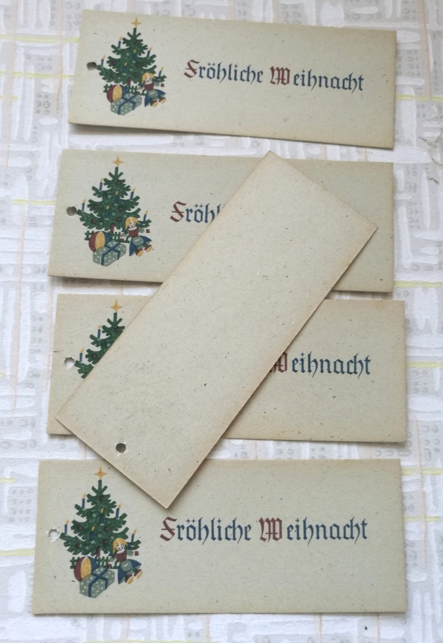 5 Anhänger für Geschenke "Fröhliche Weihnacht" Weihnachtsbaum mit Geschenken Vintage