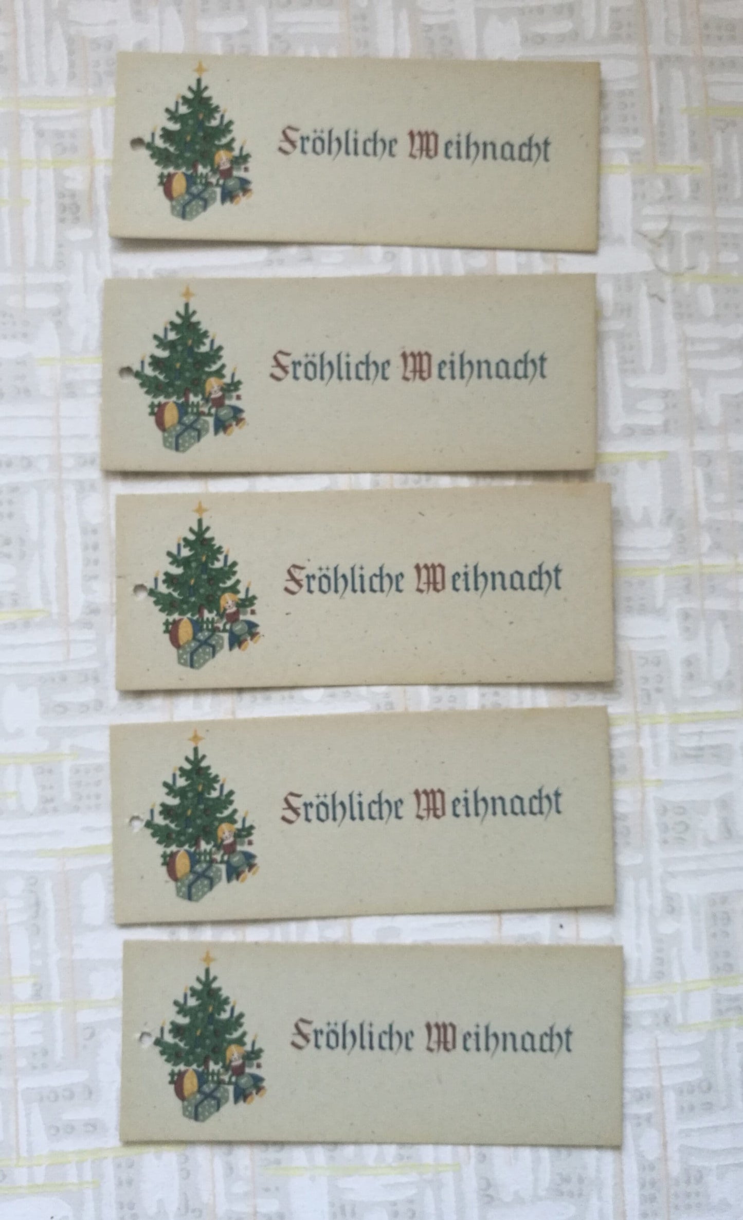 5 Anhänger für Geschenke "Fröhliche Weihnacht" Weihnachtsbaum mit Geschenken Vintage