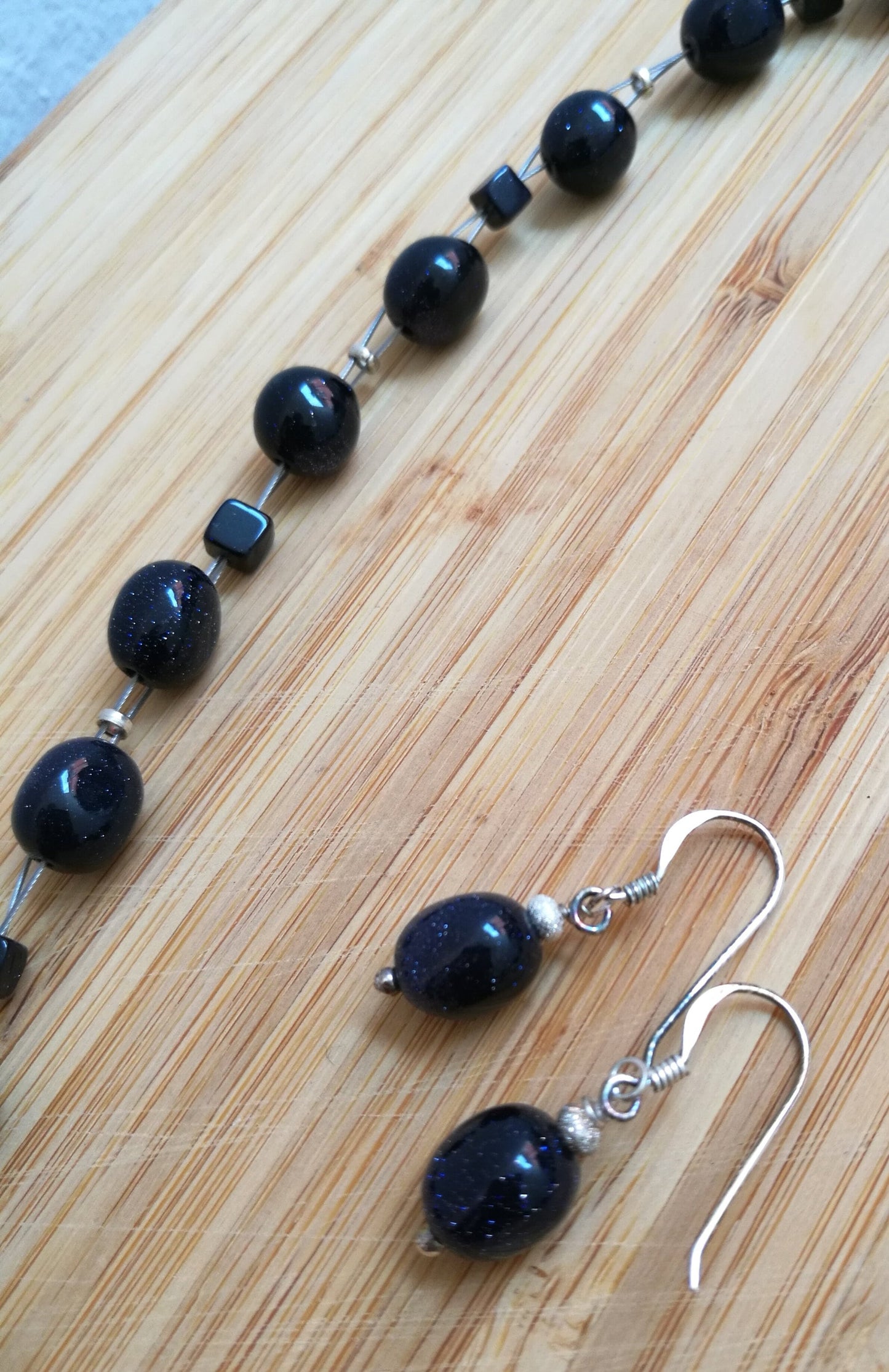 Kette und Ohrringe aus "Blaufluss" und Silber edle Steine, edler Schmuck