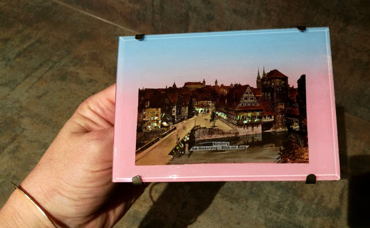 Nürnberg Am Henkersteg - Blick zur Burg Glasbild mit Perlmuttschimmer VINTAGE