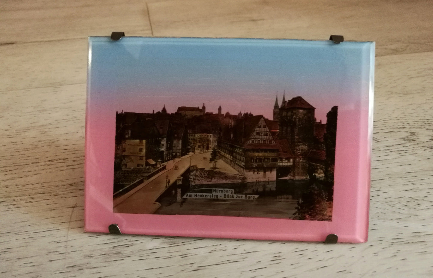 Nürnberg Am Henkersteg - Blick zur Burg Glasbild mit Perlmuttschimmer VINTAGE