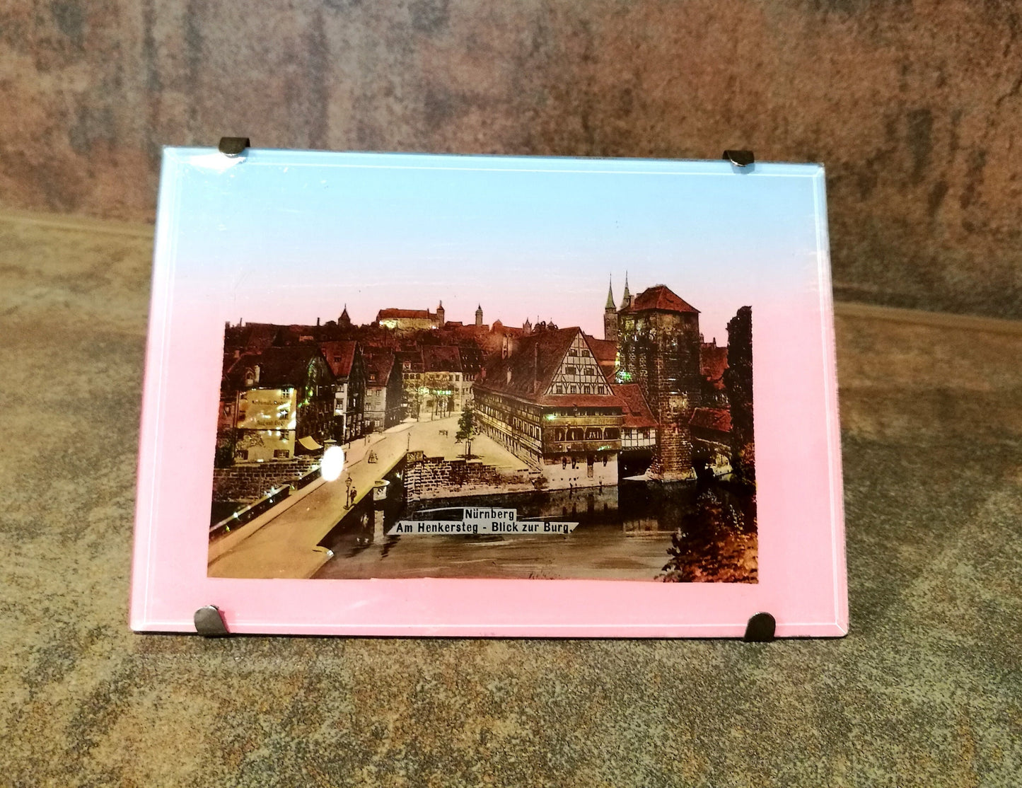 Nürnberg Am Henkersteg - Blick zur Burg Glasbild mit Perlmuttschimmer VINTAGE