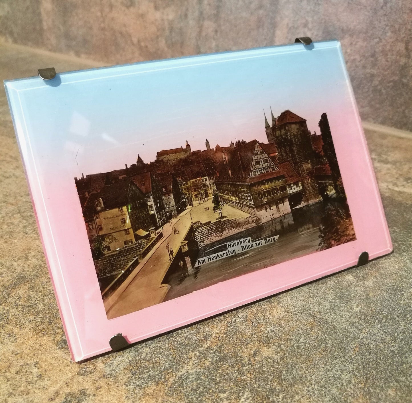 Nürnberg Am Henkersteg - Blick zur Burg Glasbild mit Perlmuttschimmer VINTAGE