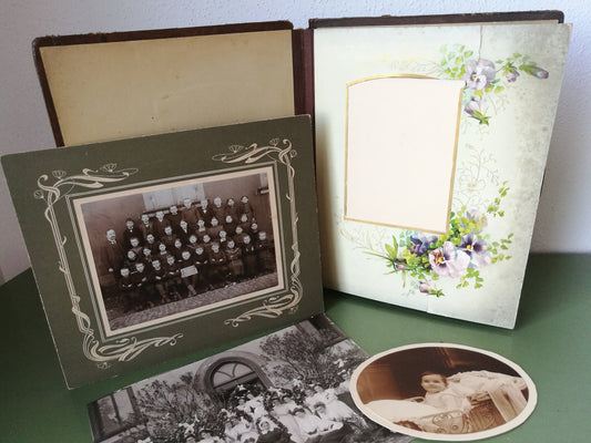 Fotoalbum mit Kabinettfotos CDV und colorierten Seiten um 1910 VINTAGE