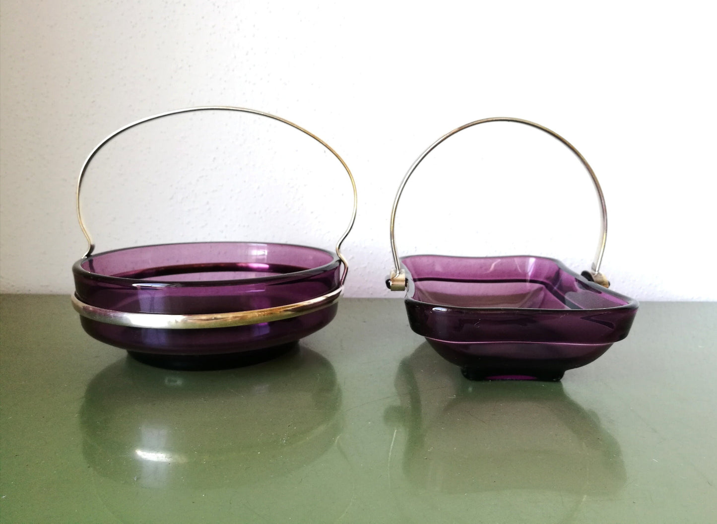 2 lila Anbieteschalen Glas mit versilbertem Griff VINTAGE 1950er