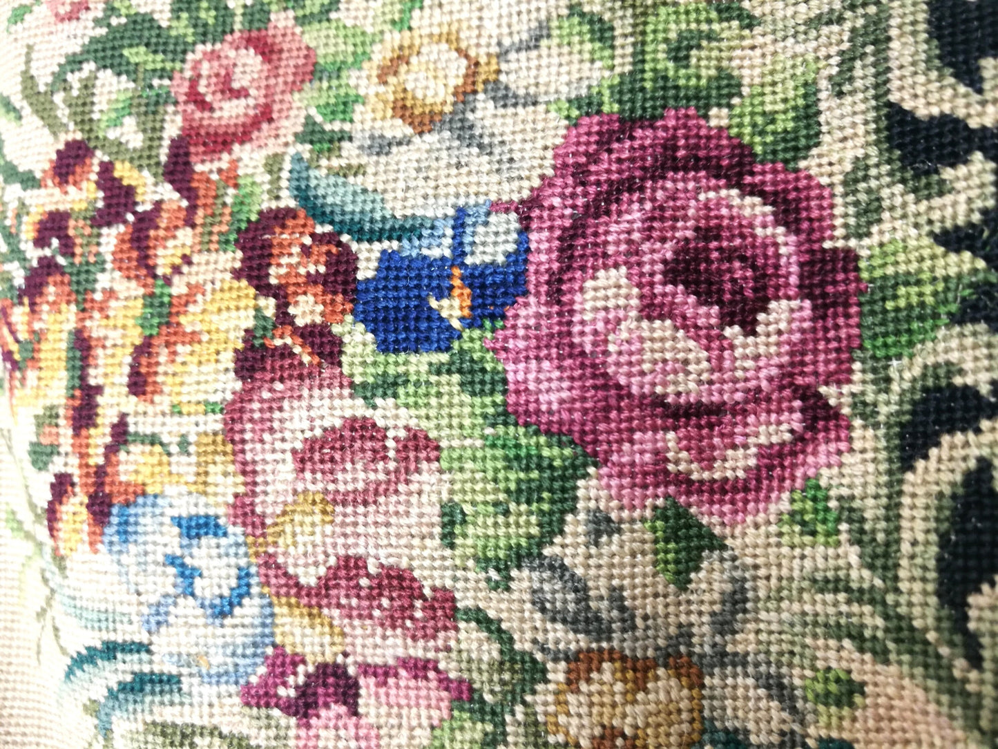 Petit point Stickerei auf Tasche Blumen VINTAGE #26