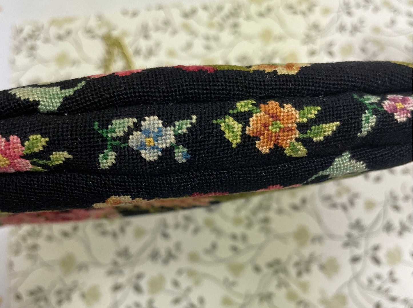 Petit point üppige Blumen Gobelin Stickerei auf schwarz Tasche VINTAGE #9