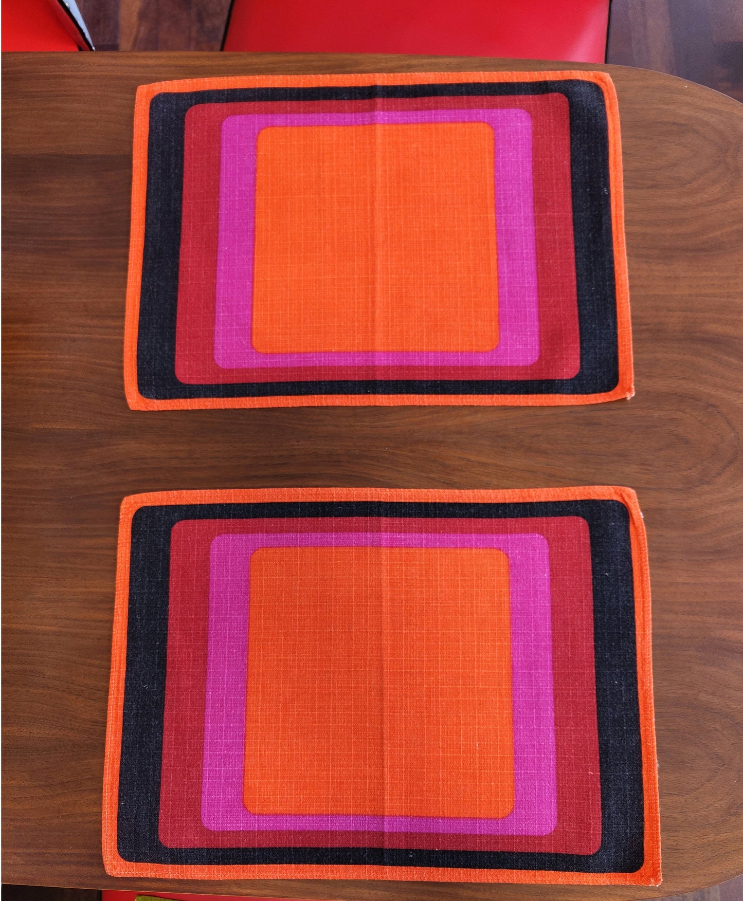 4 Teile: Tischset Platzdeckchen mit passenden Servietten schwarz rot pink orange Original Vintage 70er